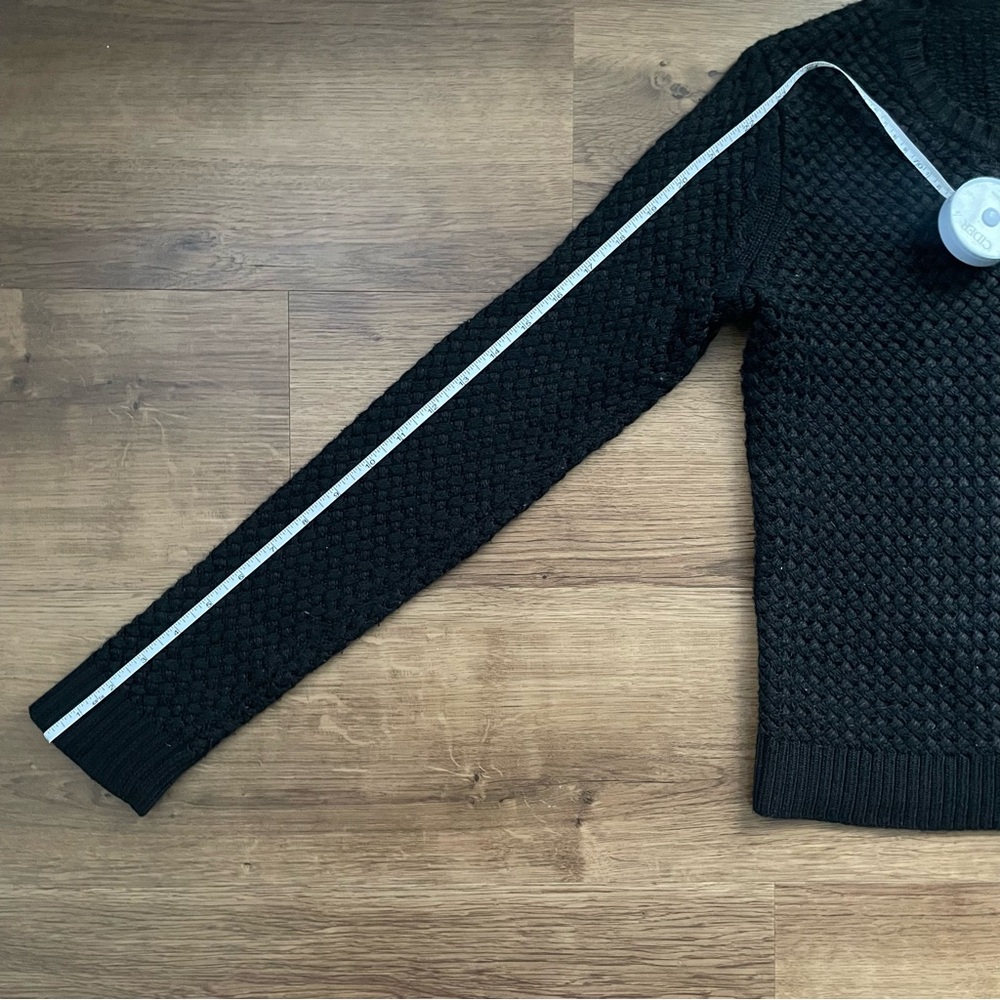 Banana Republic Black Crew Neck Sweater with Textured Knit - Size XS - Picture 4 of 9